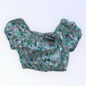 Cropped puffy‎ short sleeve floral blouse